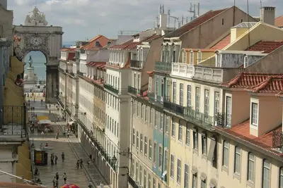 Image de Votre maison en plein centre de Lisbonne avec balcon sur la Rua Augusta!