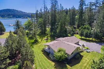 Image de Waterfront Paradise, Private Beach House, Family Fun!