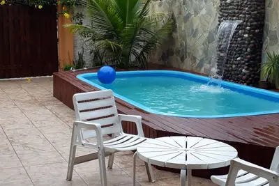 Image de maison avec piscine pour vos vacances