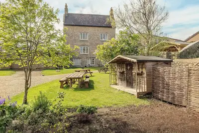 Image de 800 Year Old Manor House, Exclusive Vacation Rental, Stay in Luxury