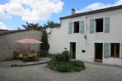 Image de Gîte au coeur de la campagne, Coulgens / St Angeau, Charente - 4 adultes + bébé
