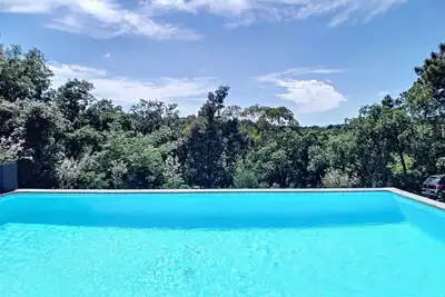Très belle villa climatisée, récente, avec vue exceptionnelle sur les collines
