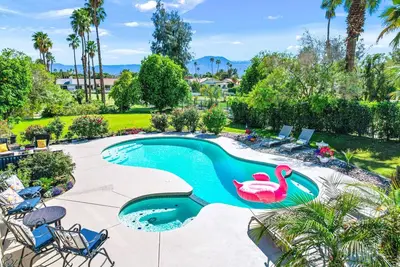 Image de Private Pool Resort Home - Festivals de musique à pied