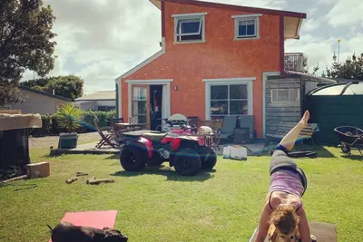 Image de Cute Kiwi Bach - marcher jusqu'à la plage