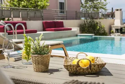 Image de Villa Du Lac Athinais, 6 chambres, piscine privée, barbecue