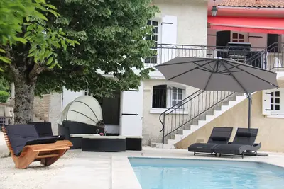 Image de Venez se détendre chez  Rés. Les Frugères avec piscine  and whirlpool