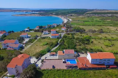 Image de Vila Caska -ap4 - pour 4 personnes - plage de Zrce, piscine, wifi, climatiseur