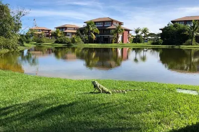Image de 3 Suites APPROPRIÉES Dans La Meilleure Forte Beach Condominium - Piscines Naturelles
