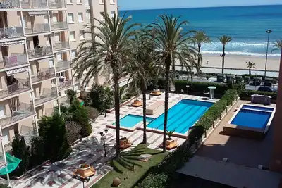 Fantastique appartement en bord de mer avec 2 piscines et jardin