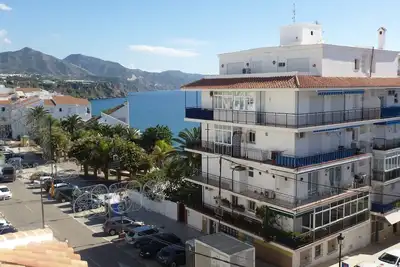 Image de Possiblement Le Meilleur Emplacement De Nerja! Vacances Nov / Dec. Piscine - Wifi - Air conditionné