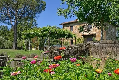 Image de Villa toscane idyllique w / piscine privée près d'Arezzo, Sienne et historique Lucignano