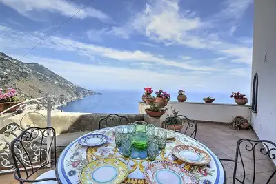 Image de Villa Ridente: Une charmante maison indépendante de deux étages face au soleil et à la mer.