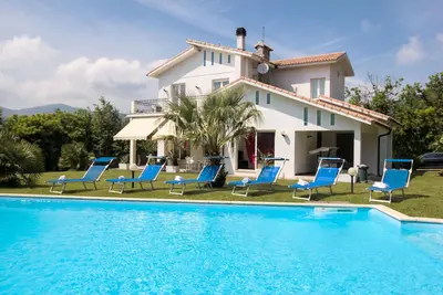 Image de Superbe Villa Avec Piscine PRIVÉE