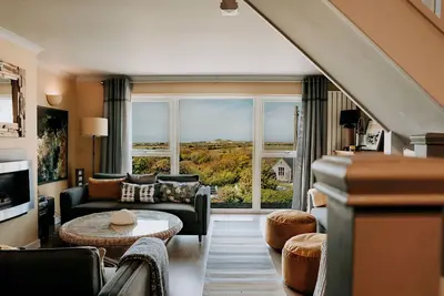 Image de Une magnifique maison contemporaine au coeur de St Davids avec wifi.
