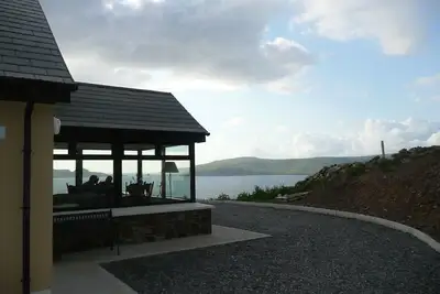 Image de Maison spacieuse avec vue spectaculaire sur les Skelligs dans le comté de Kerry.