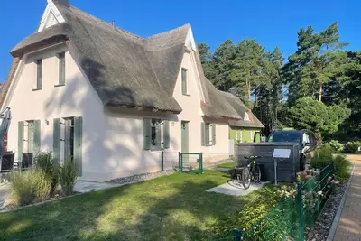 Image de Chaumière pour 6 personnes à 400 m de la plage, 3 chambres, 2 salles de bains, sauna
