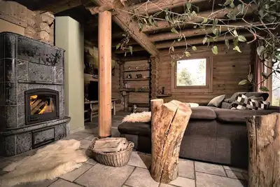 Image de Situé cabane en rondins fantastique au milieu des montagnes des montagnes de Zittau
