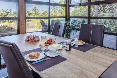 Image de Entièrement conçu pour le confort: L'appartement du sous-sol est particulièrement kom