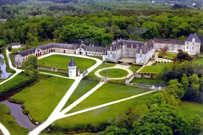 Image de Appartement au château avec piscine