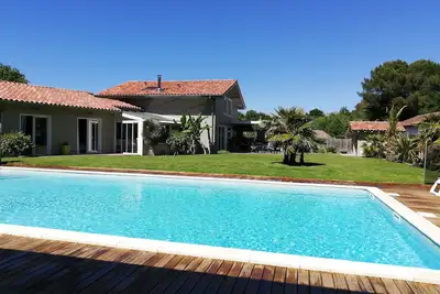 Image de Villa Chaphi Soustons: proche océan, pour 16 avec piscine chauffée et sécurisée!