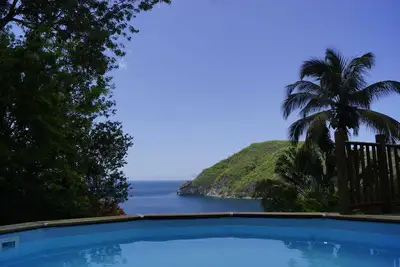 Villa Palma location Deshaies Guadeloupe - piscine privative - vue mer