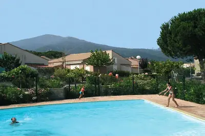 Image de Agréable Villa de Vacances climatisée-Véranda-jardinet et accès Piscine-Tennis