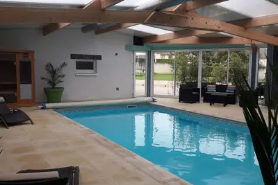 Image de Bourgogne Renovated Farmhouse With Private Heated Indoor Pool And Sauna