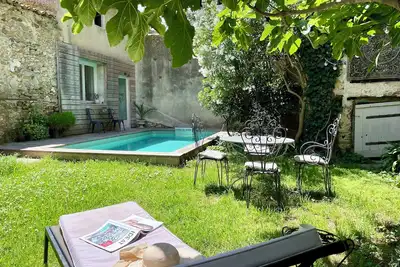 Image de Carcassonne : maison de village avec piscine à 2 pas du Canal du Midi