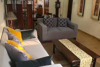 Image de Comme on le voit sur House Hunters International. Centre-ville de Samara, Ă deux rues de la plage!