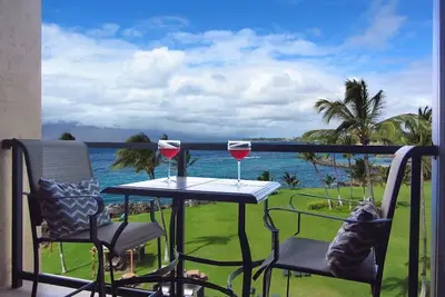 Image de Superbe vue sur l'océan spectaculaire rénové Oceanfront!