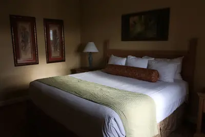 Image de Deluxe 3 Chambres / 2 Bains 1580 PI²