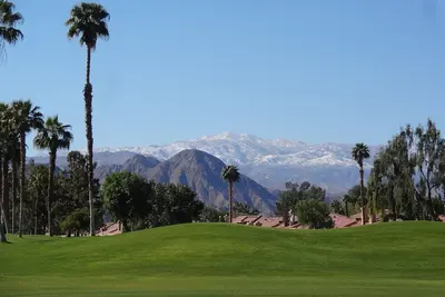 Image de Votre paradis vous attend - Vue sur la montagne à un million de dollars avec terrain de golf!