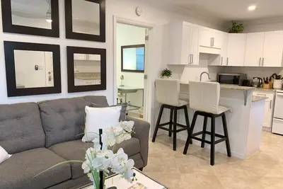 Image de Cottage sud ensoleillé et lumineux!