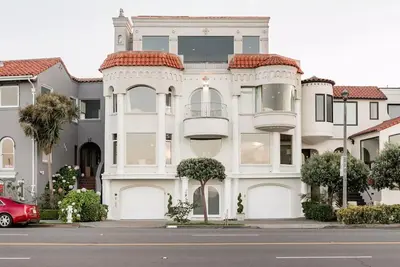Image de Spectaculaire et moderne maison Bayfront sur Marina Blvd