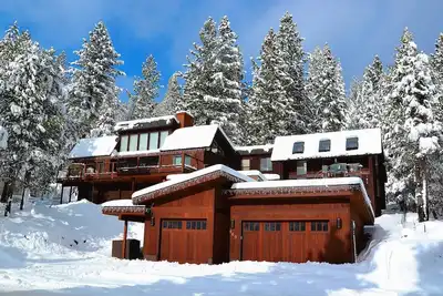 Image de Spacieux Squaw Valley 4br / 3ba Home w / bain à remous et un sauna - Great Value!