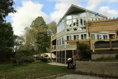 Image de La Retraite De Walkout & Hilltop À Waterfall, Sleeps 12+, 4br * 2ba