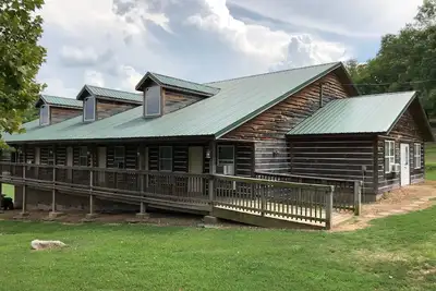 Image de Le Meadows Lodge est un lodge de style hĂ´tel avec 8 chambres et 2 suites disponibles.