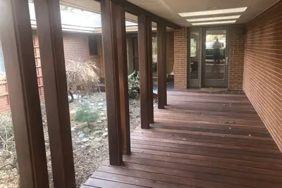 Image de Belle maison de style ranch contemporain - 6 chambres à coucher, 4 salles de bain - Emplacement idéal