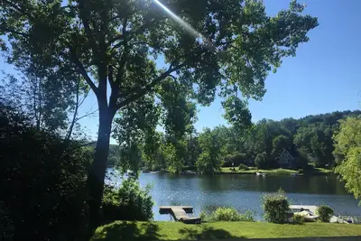 Image de Belle Lakefront Cottage, paisible, randonnée et plus encore