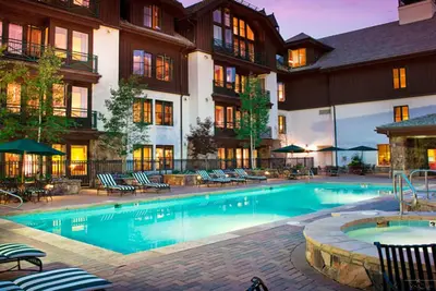 Image de Trois chambres au style rustique-chic au Hyatt Mountain Lodge - SPÉCIAUX ÉTÉ Et Ski!