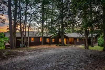 Image de Morwood House - 15+ acres privés situés juste au sud de Jasper sur la route 7