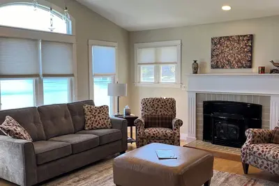 Image de Une grande famille Ready Lake House-Accepting 2019 Summer Renters
