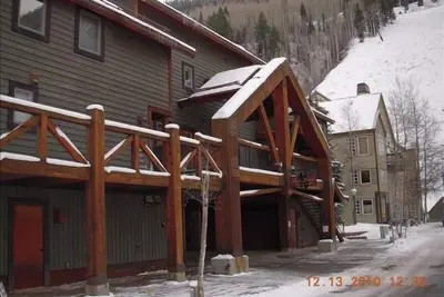 Dans un lotissement urbain, Ski-in / out, 2bd / 2. 5ba, Garage, Blanchisserie - - 10% -7nt réduction