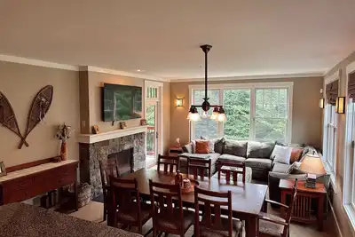 Image de Loon Mountain Luxury River Front Ville Accueil à South Peak Resort