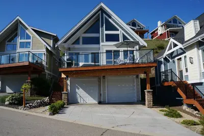 Fantastique, vue sur le lac, pour la famille, 4 Bdrm Cottage, à quelques pas de l'eau