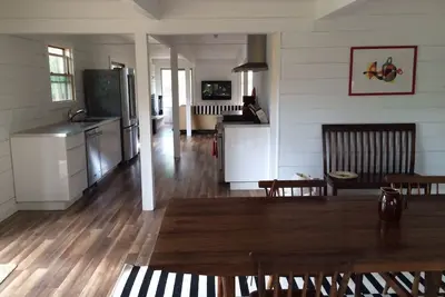 Image de Chalet moderne dans les pins - Continental Country Club