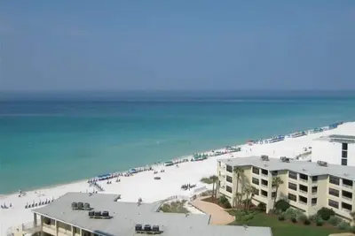 Image de Venez profiter de la plage cet automne. Laissez-nous être votre maison loin de chez vous.