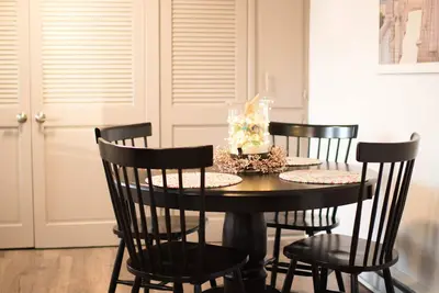 Image de Lincoln House. Maison récemment rénovée près du lac Michigan