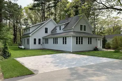Image de Maison familiale proche de tous les marsouins du Cap et Kennebunkport a Ă offrir!
