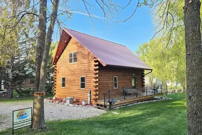 Image de Wolf River, cabane en rondins construite sur mesure, pour 13 personnes, front de mer, fremont